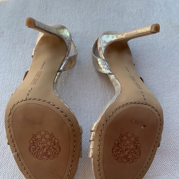 Vince Camuto sandals - Picture 4 of 5
